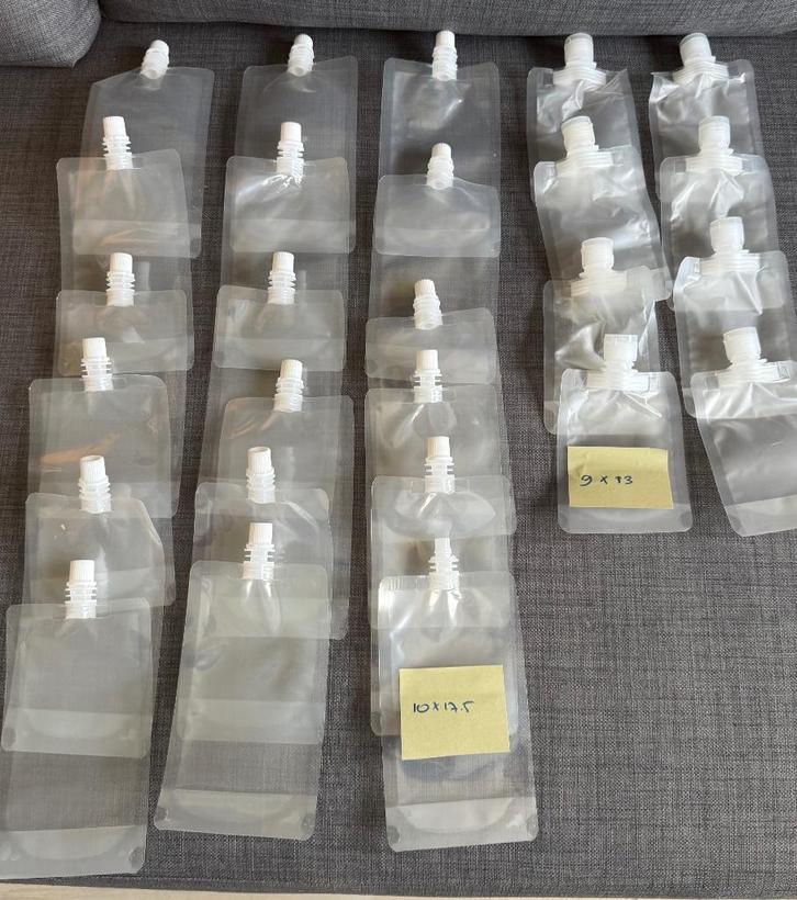 Hervulbare reiszakjes met schroefdop – diverse maten, Sieraden, Tassen en Uiterlijk, Uiterlijk | Cosmetica en Make-up, Zo goed als nieuw