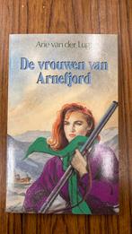 De vrouwen van Arnefjord - Arie van der Lugt, Boeken, Streekboeken en Streekromans, Gelezen, Ophalen of Verzenden, Drenthe