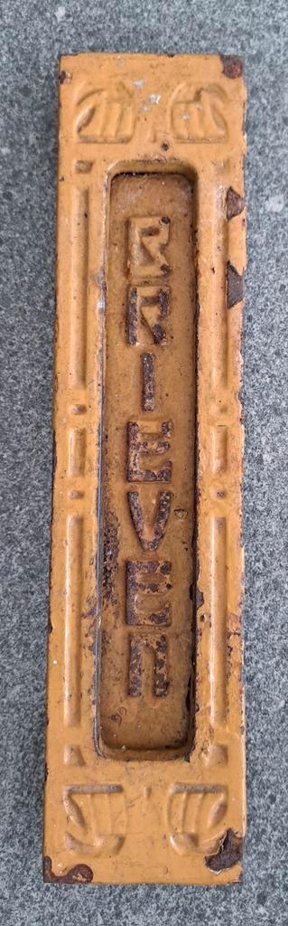 Brocante brievenbus brieven met fantastische patina  beschikbaar voor biedingen