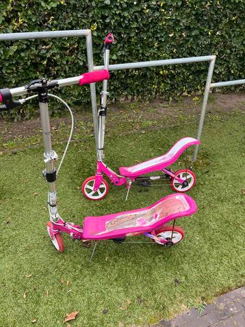 2x Roze Space Scooters - Gebruikt beschikbaar voor biedingen
