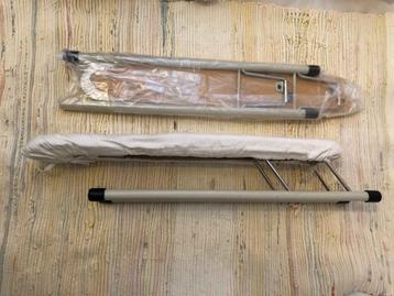 Twee Brabantia mouwplankjes, €5 en €3. Oud maar keurig. beschikbaar voor biedingen
