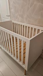 Ledikant wit met houten poten, Ophalen, Gebruikt, Ledikant