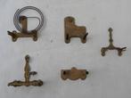 Diverse metalen ophangbeugels voor klokken, Antiek en Kunst, Ophalen of Verzenden