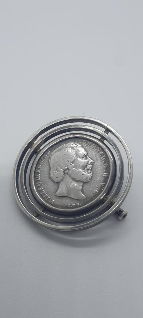 Antieke Zilveren Broche Willem III - Halve Gulden 1863, Sieraden, Tassen en Uiterlijk, Broches, Ophalen of Verzenden