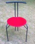 1 Leuke rood-zwarte design stoel in Memphis stijl (jaren 80), Ophalen, Zo goed als nieuw, Memphis, Eén