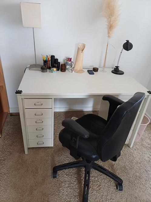 Bureau met leren stoel en 1 Ikea metalen ladekastje, Huis en Inrichting, Bureaus, Zo goed als nieuw, Ophalen