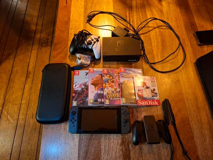 Nintendo Switch Compleet Pakket + Games & Extra's, Spelcomputers en Games, Games | Nintendo Switch, Gebruikt, Overige genres, 3 spelers of meer