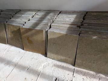 Vloertegels (ongeveer 225 stuks) 39,5x39,5 cm ( 35 m2) beschikbaar voor biedingen