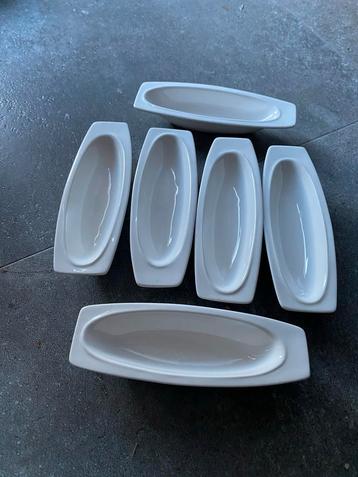 Set van 6 ovale porseleinen schaaltjes beschikbaar voor biedingen