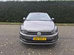 Volkswagen Polo 1.0 TSI 95pk 2018 Grijs Hatchback, Auto's, Voorwielaandrijving, Stof, 23 km/l, Handgeschakeld