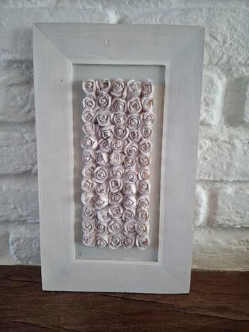 Wanddecoratie roosjes. Wit, grijs, roze. 29,5 x 17,5 cm. beschikbaar voor biedingen