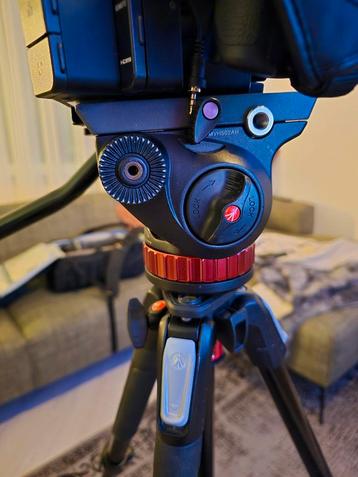 Manfrotto MVH502AH + MT190XPRO4