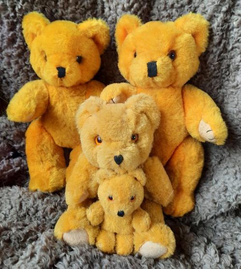 4x Shanghai Doll Factory knuffel beren - babybeer gratis er, Verzamelen, Beren en Cherished Teddies, Zo goed als nieuw, Stoffen beer