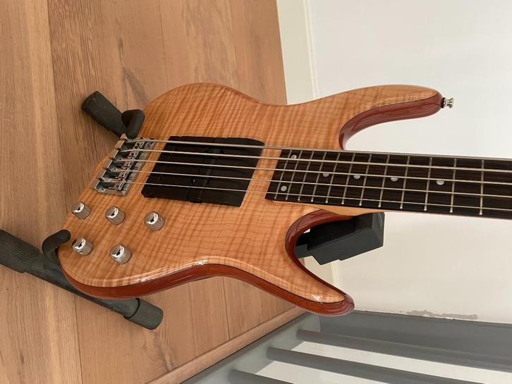 Ken Smith Burner HF, Muziek en Instrumenten, Snaarinstrumenten | Gitaren | Bas, Gebruikt, Elektrisch, 5-snarig, Ophalen