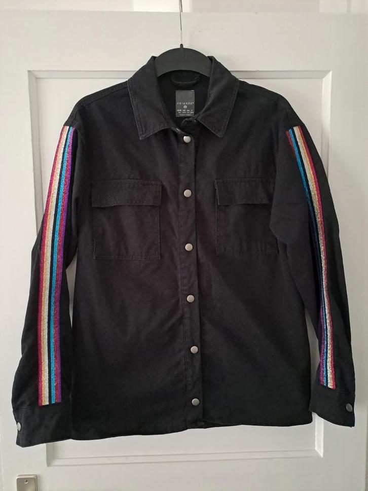 Leuk zwart spijkerjasje z.g.a.n Primark, Kleding | Dames, Jassen | Zomer, Zo goed als nieuw, Maat 38/40 (M), Zwart, Ophalen of Verzenden