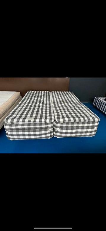 Hastens Elektrısche Boxspring 180x210. 2xMedıum beschikbaar voor biedingen