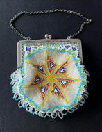 Antieke kralenbeursje met zilveren beugel, Antiek en Kunst, Ophalen of Verzenden, Zilver
