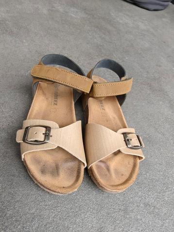 Braqeez 28 leren sandalen zand/bruin  beschikbaar voor biedingen