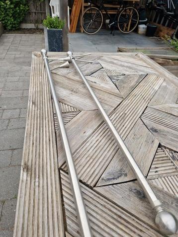 Gordijnen roedes 30 mm    1x150 cm en 1x 175 cm  beschikbaar voor biedingen