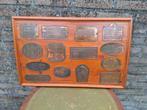 Diverse koperen plaatjes op houte lijst vintage brocante, Ophalen
