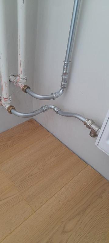 Radiator verwijderen verplaatsen  beschikbaar voor biedingen