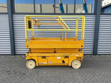 Haulotte Compact 8W Hoogwerker Schaarhoogwerker (bj 2007) beschikbaar voor biedingen