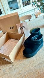 Originele Uggs zwart hoge zool, als nieuw, Ophalen of Verzenden, Zo goed als nieuw, Zwart, Hoge laarzen