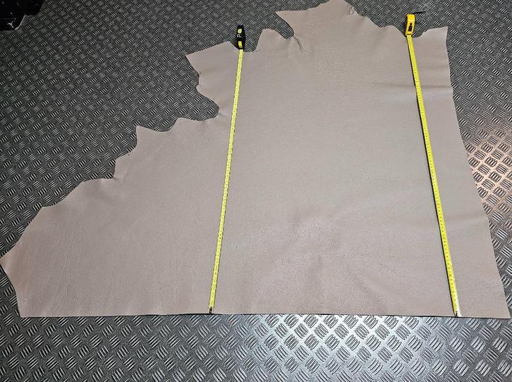 Rund - Leer Taupe(zie omschrijving!), Hobby en Vrije tijd, Stoffen en Lappen, Nieuw, Leer of Kunstleer, 30 tot 120 cm, 30 tot 200 cm