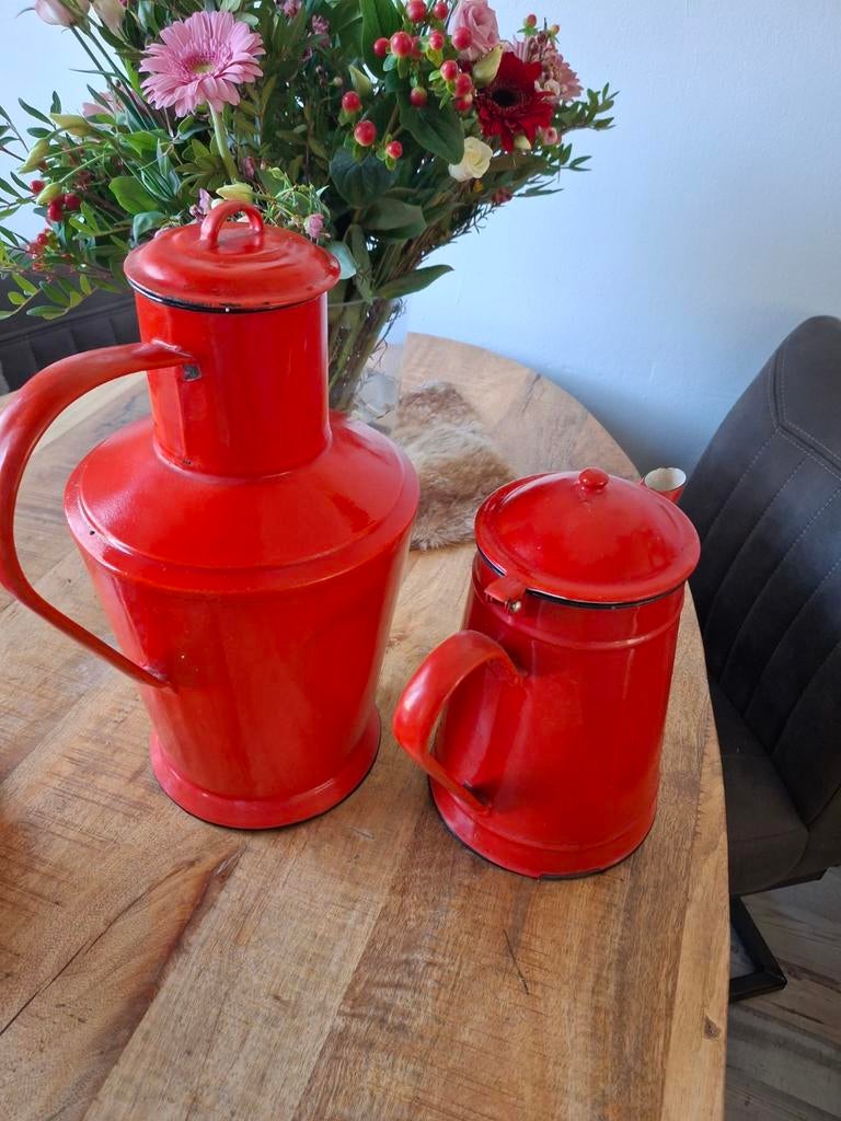 Vintage Rode Emaille Koffie- en Melkkannen Set, Ophalen of Verzenden