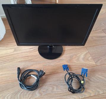 Asus VS197DE 18.5 inch Monitor als nieuw met kabels beschikbaar voor biedingen