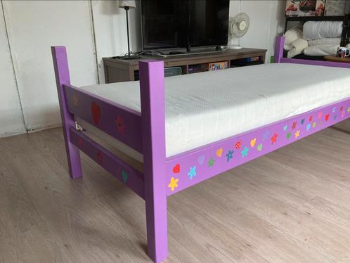 Paars Meisjes bed, eenpersoons met zgan matras, Kinderen en Baby's, Kinderkamer | Bedden, Zo goed als nieuw, 180 cm of meer, 70 tot 85 cm