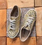 Sneaker, maat 38, goudkleurig met studs., Kleding | Dames, Schoenen, Ophalen of Verzenden, Sabatini, Zo goed als nieuw, Sneakers of Gympen