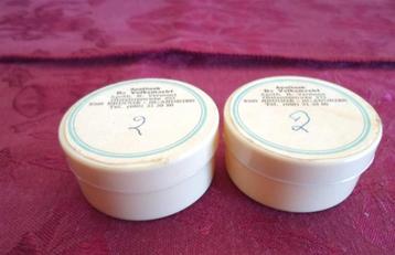 2 oude apothekersdoosjes celluloid. beschikbaar voor biedingen