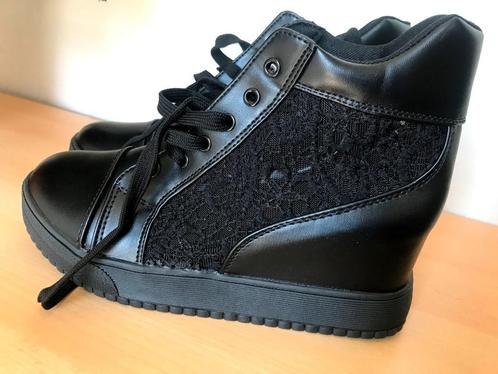 Prachtige Kanten laarsjes dames, maat 42, valt als 40-40,5, Kleding | Dames, Schoenen, Nieuw, Verzenden
