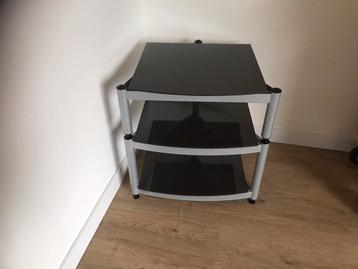 Atacama audio meubel 3 laags 50B x50diep x 60 hoog beschikbaar voor biedingen