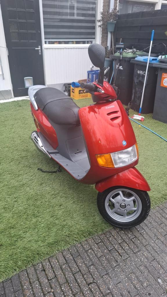 Piaggio Sfera RST 125cc 4T - Nieuwstaat!, Fietsen en Brommers, Scooters | Vespa, Zo goed als nieuw, Ophalen