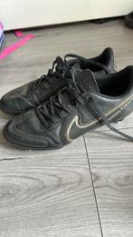 nike tiempo, Sport en Fitness, Voetbal, Maat XS of kleiner, Ophalen of Verzenden, Zo goed als nieuw, Schoenen