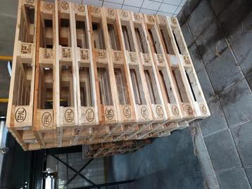 14 nette europallets  beschikbaar voor biedingen