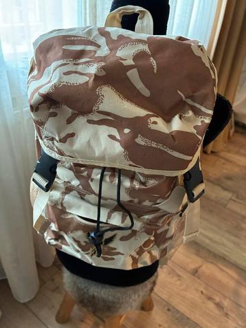 Camouflage Rugzak - Zo goed als nieuw! beschikbaar voor biedingen