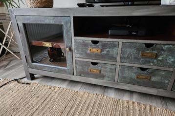 Leuk TV kastje 160 cm breed beschikbaar voor biedingen