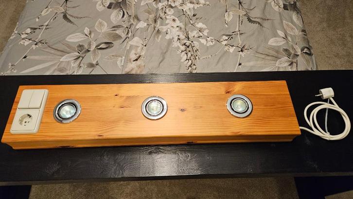 Grenen houten lichtbalk met 3 spotjes, Huis en Inrichting, Lampen | Hanglampen, Zo goed als nieuw, Minder dan 50 cm, Glas, Hout