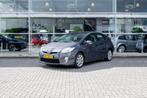 Toyota Prius 1.8 Full Hybrid 136PK Aut, Auto's, Toyota, Origineel Nederlands, Te koop, Alcantara, Zilver of Grijs