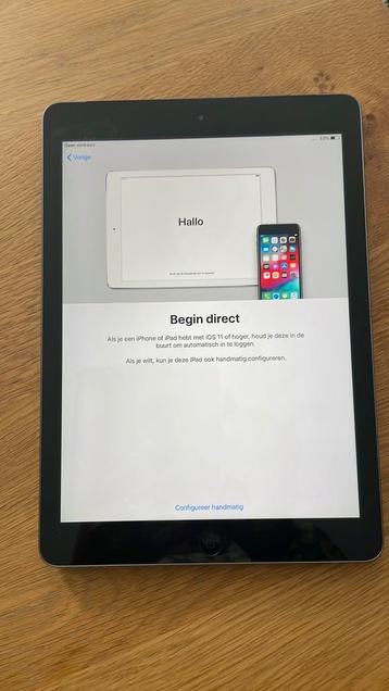 iPad Air / paar jaar oud maar werkt nog beschikbaar voor biedingen