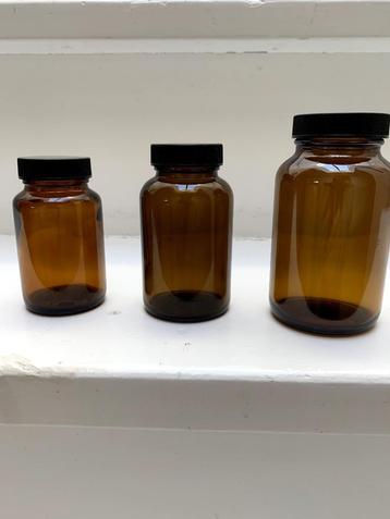Diverse apothekerspotten en -flessen! beschikbaar voor biedingen