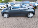 Toyota Aygo 1.0 VVT-i x, Auto's, Voorwielaandrijving, Gebruikt, Handgeschakeld, 3 cilinders