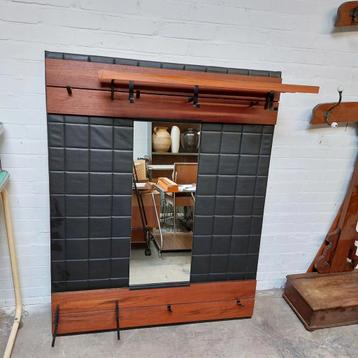 Vintage garderobe, wandkapstok  beschikbaar voor biedingen