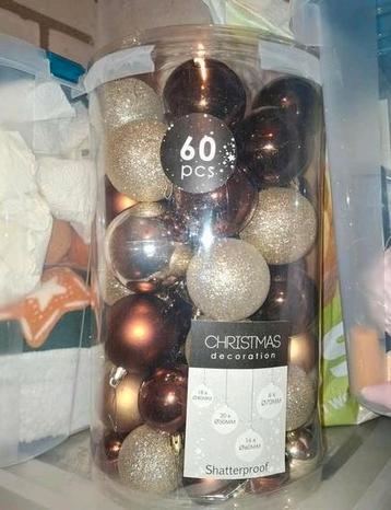 60 stuks onbreekbare kerstballen goud/bruin tinten  beschikbaar voor biedingen