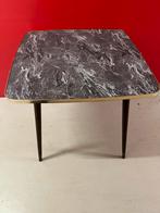 Vintage tafel, Huis en Inrichting, Tafels | Bijzettafels, Ophalen, Gebruikt, 55 tot 75 cm, 60 cm of meer