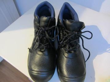 Nieuwe veiligheidsschoenen High S3 maat 42 beschikbaar voor biedingen