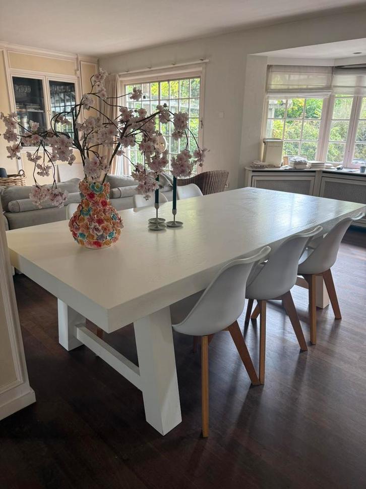 Eetkamer stoelen wit met eiken houten poot, Huis en Inrichting, Stoelen, Gebruikt, Vijf, Zes of meer stoelen, Hout, Kunststof